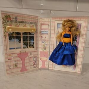 Hornby hobbies Ltd 1991 doll and cassette bathroom